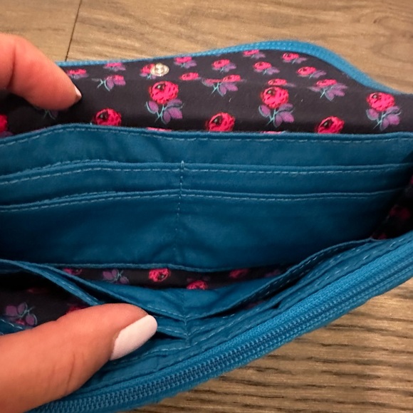 Vera Bradley Microfiber Trimmed Wristlet NWT - Picture 7 of 10